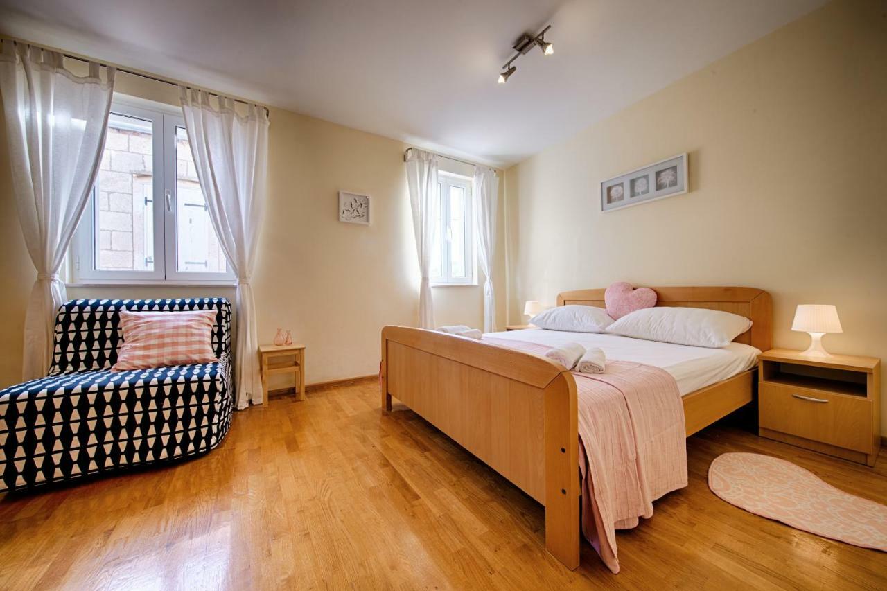 Apartments Marinkovic Komiža Extérieur photo